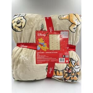 NWT Disney Winnie the Pooh & Friends Christmas Throw - Viral & HTF- Fast Ship!